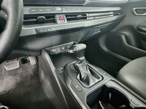 Used 2025 Kia K4 FWD image 24