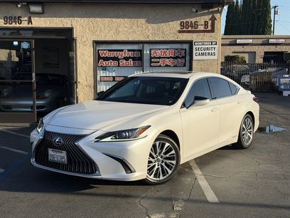 Used 2021 Lexus ES 300h w/ Premium Package