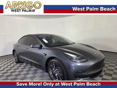 Used 2023 Tesla Model 3 Standard Range image 1