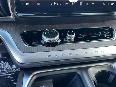 New 2025 Ford Expedition Max Platinum w/ Platinum Ultimate Package image 24