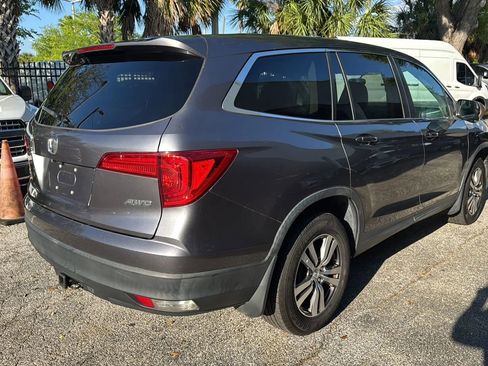 Used 2017 Honda Pilot EX image 7