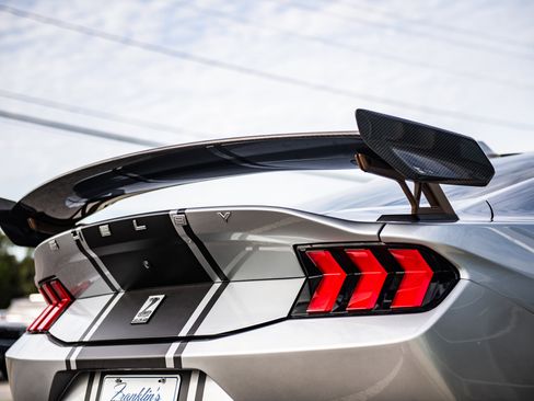 Used 2025 Ford Mustang GT Premium w/ GT Performance Package RWD image 9