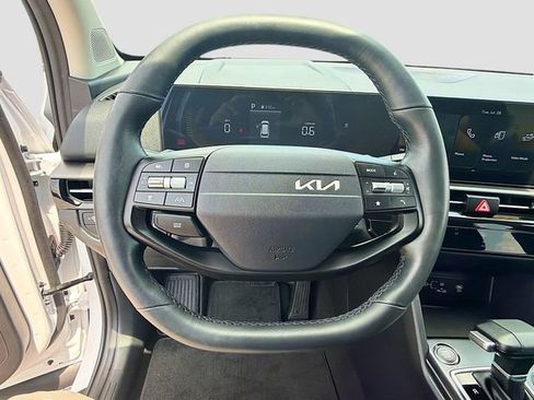 Used 2026 Kia Sportage LX FWD image 34