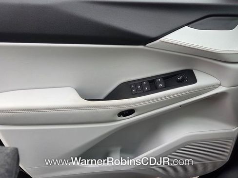 New 2026 Jeep Cherokee Limited image 29