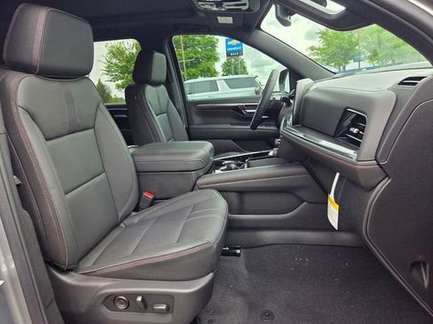 New 2026 Chevrolet Suburban RST AWD/4WD image 17