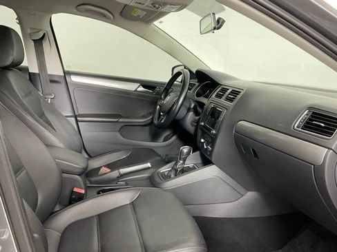 Used 2016 Volkswagen Jetta SE FWD image 16