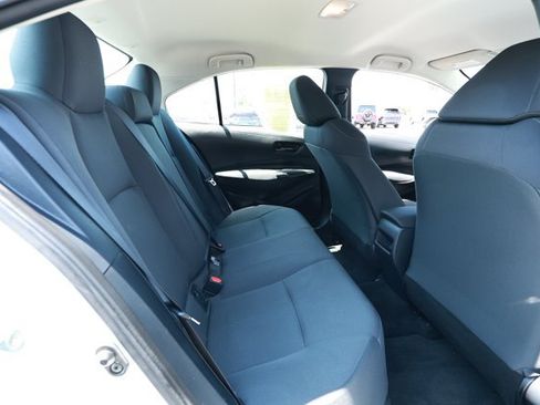 Used 2022 Toyota Corolla LE FWD image 27