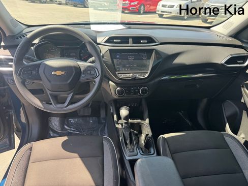 Used 2021 Chevrolet TrailBlazer LT w/ Convenience Package FWD image 14