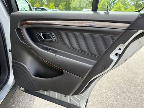 Used 2019 Ford Taurus Limited FWD image 16