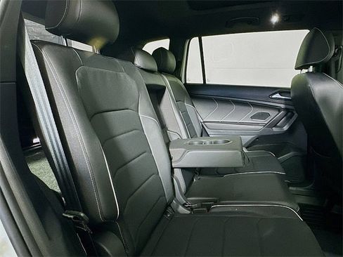 Used 2023 Volkswagen Tiguan SEL R-Line image 30