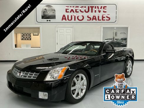 Used 2005 Cadillac XLR image 1