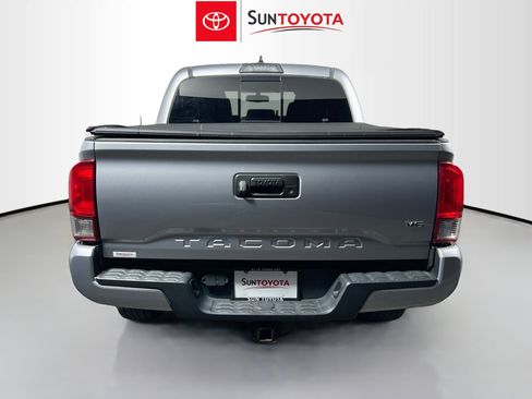 Used 2017 Toyota Tacoma TRD Sport w/ Tow Package (A/T) AWD/4WD image 5