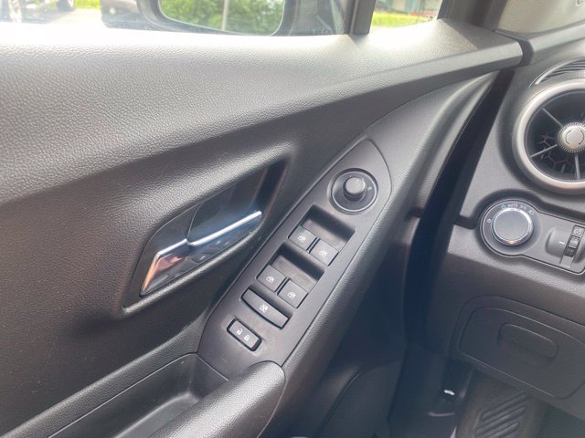 Used 2016 Chevrolet Trax LT w/ LT Convenience Package AWD/4WD image 10