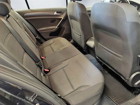 Used 2018 Volkswagen Golf S image 22