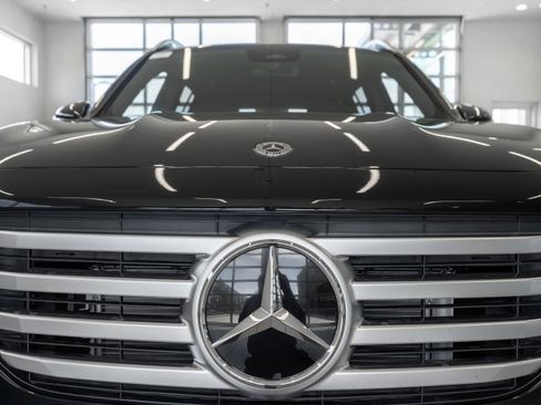 Used 2024 Mercedes-Benz GLB 250 GLB 250 w/ Exclusive Package image 22