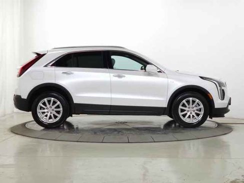 Certified 2023 Cadillac XT4 Luxury w/ Cold Weather Package image 9