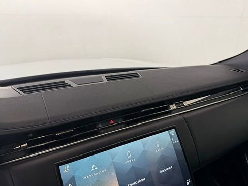 Used 2023 Land Rover Range Rover SE image 30