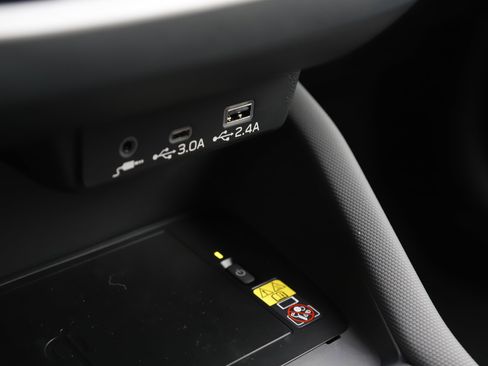 New 2025 Subaru Forester Limited image 32