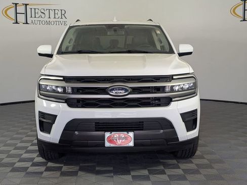 Used 2024 Ford Expedition Max XLT AWD/4WD image 3