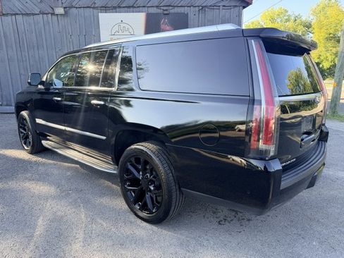 Used 2019 Cadillac Escalade ESV 2WD image 7
