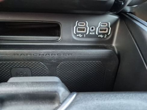 Used 2024 RAM 1500 Laramie AWD/4WD image 32