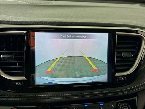 New 2026 Chrysler Pacifica Select w/ S Appearance Package image 8