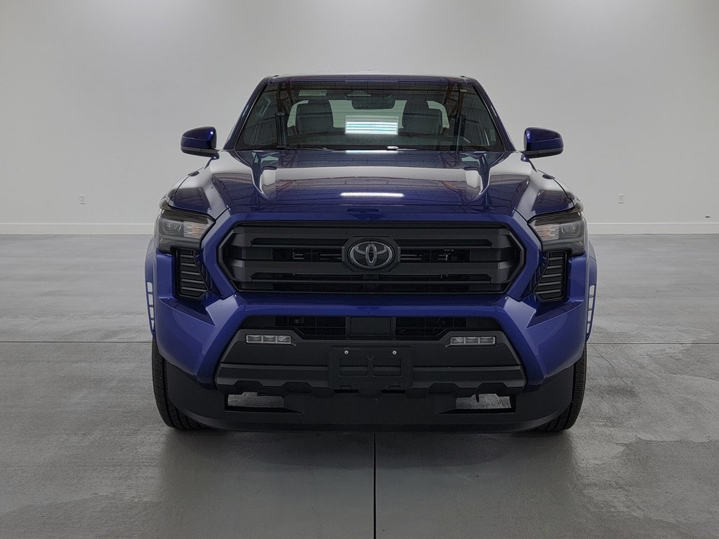 Used 2025 Toyota Tacoma SR5 AWD/4WD image 3