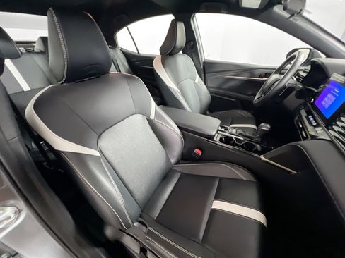 Used 2026 Toyota Camry SE FWD image 30