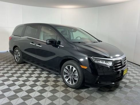 Used 2024 Honda Odyssey EX-L image 3