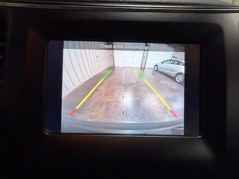 Used 2021 Jeep Cherokee Latitude Plus FWD image 39