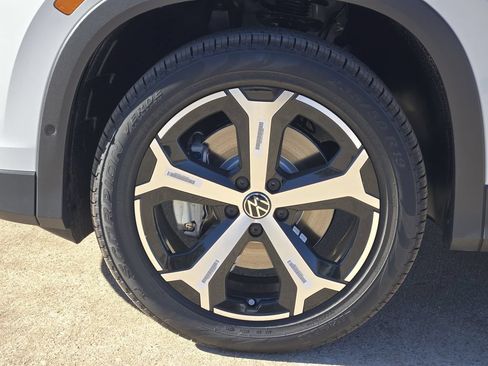 New 2026 Volkswagen Tiguan SE AWD/4WD image 10