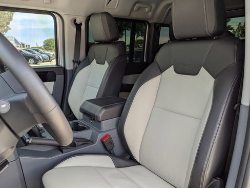 Used 2024 INEOS Grenadier Fieldmaster Edition image 13