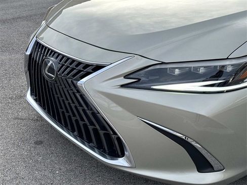 New 2025 Lexus ES 350 Ultra Luxury image 10