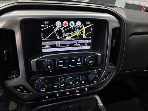 Used 2018 GMC Sierra 2500 SLT w/ Duramax Plus Package AWD/4WD image 28