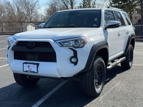 Certified 2023 Toyota 4Runner SR5 Premium w/ Moonroof Package image 10