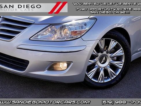 Used 2011 Hyundai Genesis 3.8 w/ Premium Navigation Pkg 3 image 4