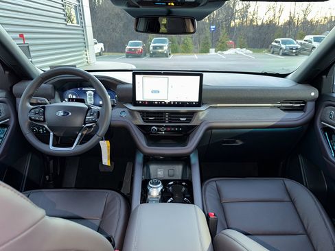 New 2026 Ford Explorer Platinum w/ LUX Leather Package image 3