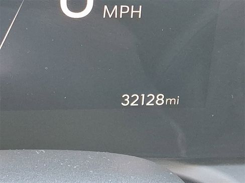 Certified 2024 Buick Encore GX Sport Touring image 19