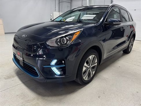 Used 2021 Kia Niro EX Premium w/ Cold Weather Package image 3