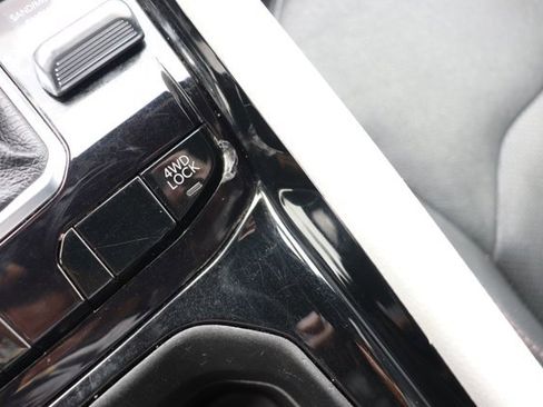 Used 2023 Jeep Compass Limited image 20