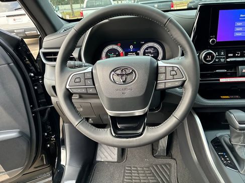 New 2026 Toyota Highlander XSE image 24
