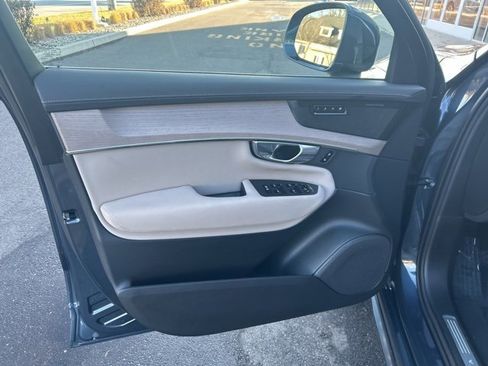 Used 2025 Volvo XC90 B5 Plus image 16
