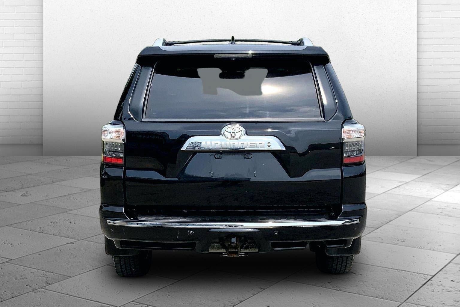 Used 2018 Toyota 4Runner Limited AWD/4WD image 3