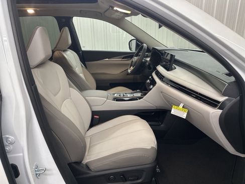 Used 2026 INFINITI QX60 Pure image 36