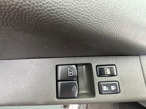 Used 2020 Nissan Frontier SV AWD/4WD image 23