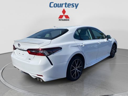 Used 2023 Toyota Camry SE FWD image 5