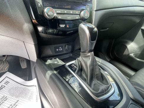 Used 2019 Nissan Rogue SV w/ Sun & Sound Touring Package AWD/4WD image 14