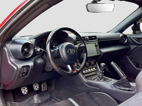 Used 2022 Toyota GR86 Premium RWD image 9