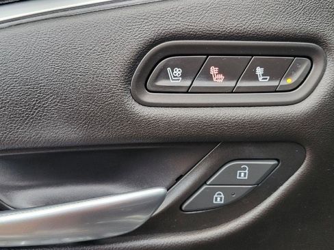 Used 2023 Cadillac Escalade Premium Luxury image 8