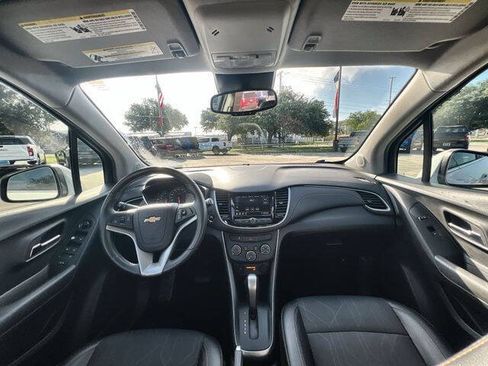 Used 2018 Chevrolet Trax LT w/ LT Convenience Package FWD image 20
